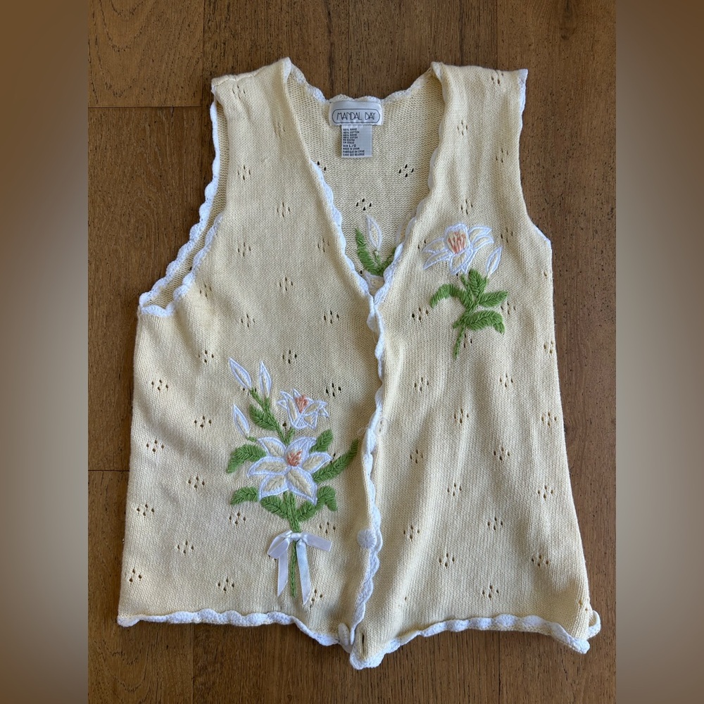 VTG Butter Yellow Floral Cottagecore Knit Vest